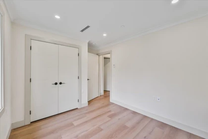 Hot Tub / Spa Photo of 3179 E 16th Avenue, Vancouver, BC