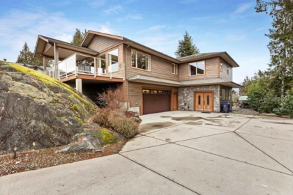 5781 Genni's Way, Sechelt, BC, Sechelt — Single Family Residence for sale