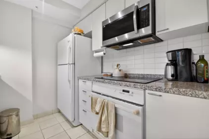 Guest Bathroom Photo of 2205 1200 Alberni Street, Vancouver, BC