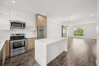 102 3423 Roxton Avenue, Coquitlam, BC, Coquitlam — Row House (Non-Strata) for sale