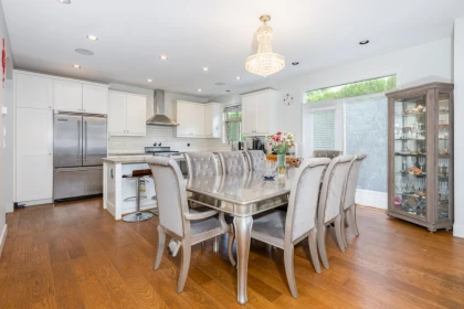 Kitchen Island Photo of 18 15885 26 Avenue, Surrey, BC