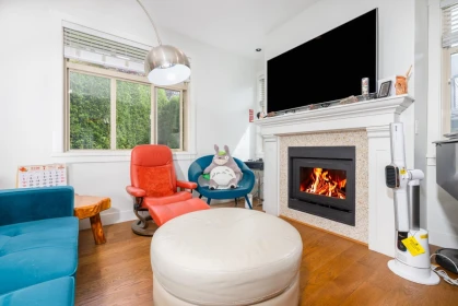 Kitchen Photo of 18 15885 26 Avenue, Surrey, BC