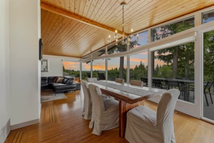Breakfast Nook Photo of 4375 Woodcrest Road, West Vancouver, BC