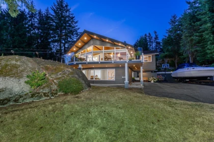Primary Bedroom Photo of 4375 Woodcrest Road, West Vancouver, BC