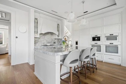 Kitchen Island Photo of 4021 W 28th Avenue, Vancouver, BC
