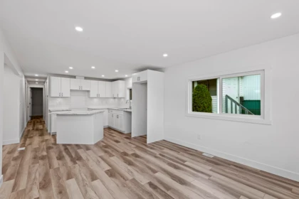 Basement Recreation Room Photo of 10 34519 Lougheed Highway, Mission, BC