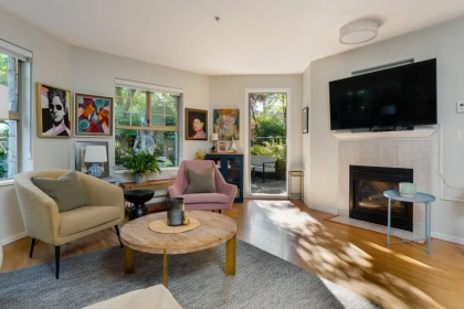 Breakfast Nook Photo of 305 210 Eleventh Street, New Westminster, BC