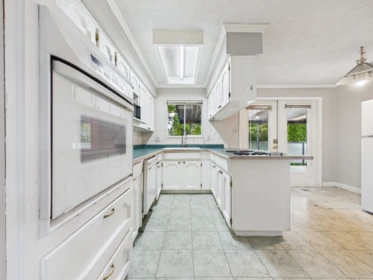 Breakfast Nook Photo of 7132 Paulus Court, Burnaby, BC