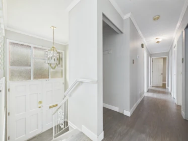 7132 Paulus Court, Burnaby, BC, Burnaby — Single Family Residence for sale