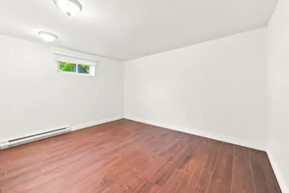 Hallway Photo of 338-342 St. Georges Avenue, North Vancouver, BC