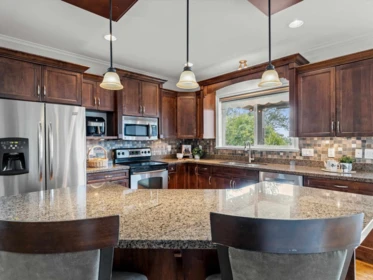 Kitchen Island Photo of 3526 Bassano Terrace, Abbotsford, BC