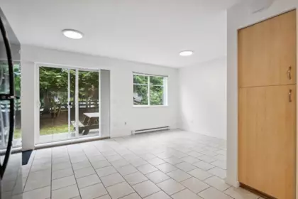 Kitchen Photo of 26 15871 85 Avenue, Surrey, BC