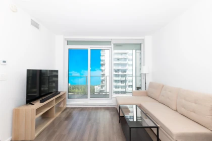 1604 3833 Evergreen Place, Burnaby, BC, Burnaby — Apartment/Condo for sale