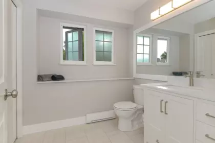 Office / Den Photo of 102 16335 14 Avenue, Surrey, BC