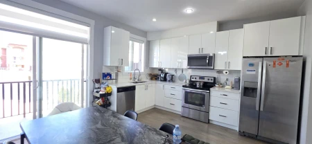 Kitchen Photo of 1 19753 55a Avenue Avenue, Langley, BC
