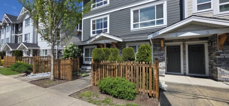 Outdoor Patio Photo of 1 19753 55a Avenue Avenue, Langley, BC