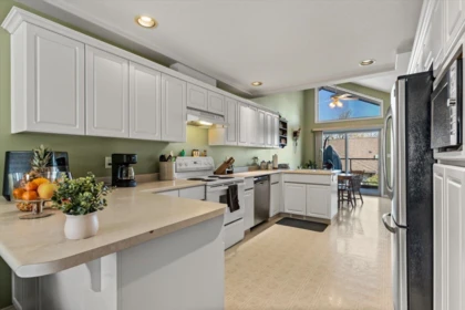 Kitchen Photo of 16 3555 Blue Jay Street, Abbotsford, BC