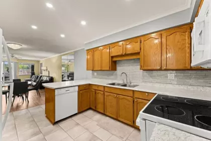 Basement Recreation Room Photo of 24 1190 Falcon Drive, Coquitlam, BC