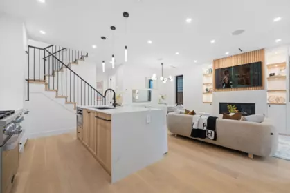 Kitchen Island Photo of 1 2846 W 12th Avenue, Vancouver, BC