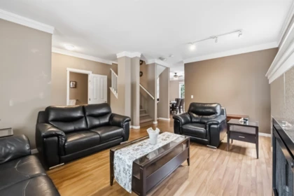 Kitchen Photo of 23 6575 192 Street, Surrey, BC