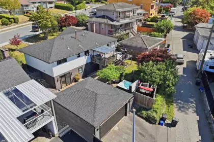 Hot Tub / Spa Photo of 6876 Hycrest Drive, Burnaby, BC
