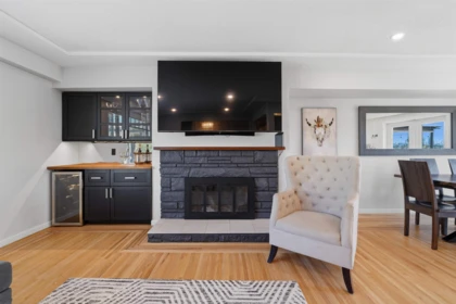 Primary Bedroom Photo of 6876 Hycrest Drive, Burnaby, BC