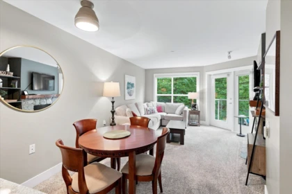 345 4800 Spearhead Drive, Whistler, BC, Whistler — Apartment/Condo for sale