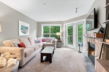 345 4800 Spearhead Drive, Whistler, BC, Whistler — Apartment/Condo for sale