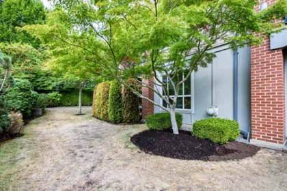 Mudroom Photo of 110 15357 17a Avenue, Surrey, BC