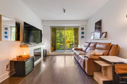301 7418 Byrnepark Walk, Burnaby, BC, Burnaby — Apartment/Condo for sale