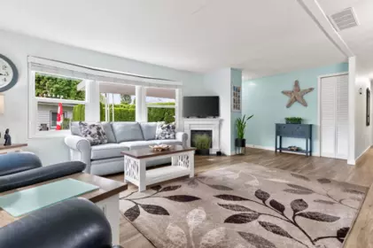 Family Room Photo of 175 1840 160 Street, Surrey, BC