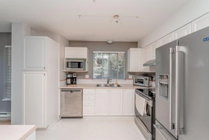 Kitchen Photo of 330 2750 Fairlane Street, Abbotsford, BC