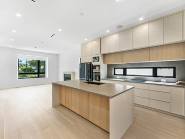 Kitchen Island Photo of 1 8633 12th Avenue, Burnaby, BC