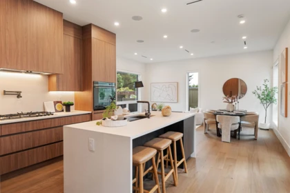 Kitchen Photo of 948 W 57th Avenue, Vancouver, BC