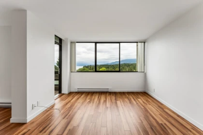 Dining Area Photo of 1203 2077 Nelson Street, Vancouver, BC
