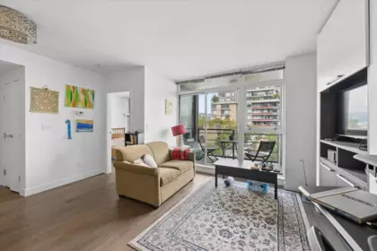 Dining Area Photo of 608 288 W 1st Avenue, Vancouver, BC