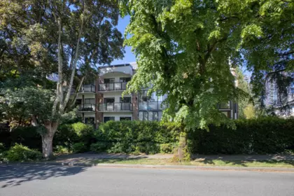 Fitness Center Photo Near 309 1535 Nelson Street, Vancouver, BC
