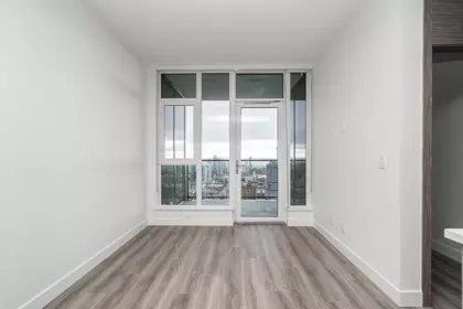 Walk-In Closet Photo of 4205 10750 135a Street, Surrey, BC