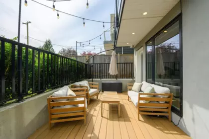 Hot Tub / Spa Photo of 3 215 E 21st Street, North Vancouver, BC