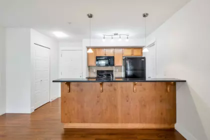 Kitchen Photo of 204 30525 Cardinal Avenue, Abbotsford, BC