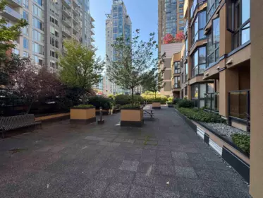 Garden / Landscaping Photo of 903 488 Helmcken Street, Vancouver, BC