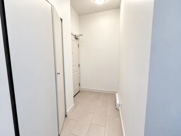Primary Bathroom Photo of 123 41105 Tantalus Road, Squamish, BC