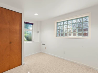 Entry Foyer Photo of 3989 W 19th Avenue, Vancouver, BC