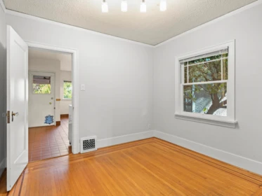 Kitchen Island Photo of 3989 W 19th Avenue, Vancouver, BC