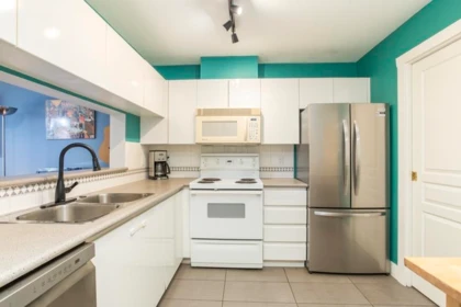 Breakfast Nook Photo of 211 8460 Jellicoe Street, Vancouver, BC