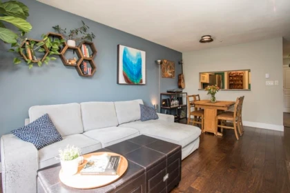 211 8460 Jellicoe Street, Vancouver, BC, Vancouver — Apartment/Condo for sale
