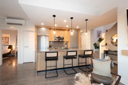 Entry Foyer Photo of 417 733 W 14th Street, North Vancouver, BC