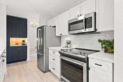 Walk-In Closet Photo of 102E 3655 Shaughnessy Street, Port Coquitlam, BC