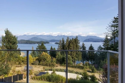1208 St Andrews Road, Gibsons, BC, Gibsons — Single Family Residence for sale