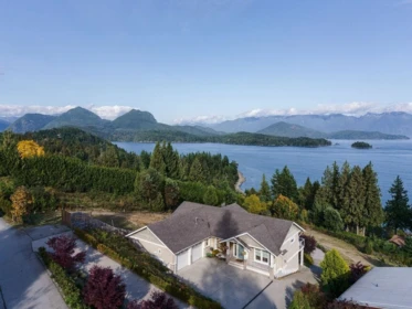 1208 St Andrews Road, Gibsons, BC, Gibsons — Single Family Residence for sale